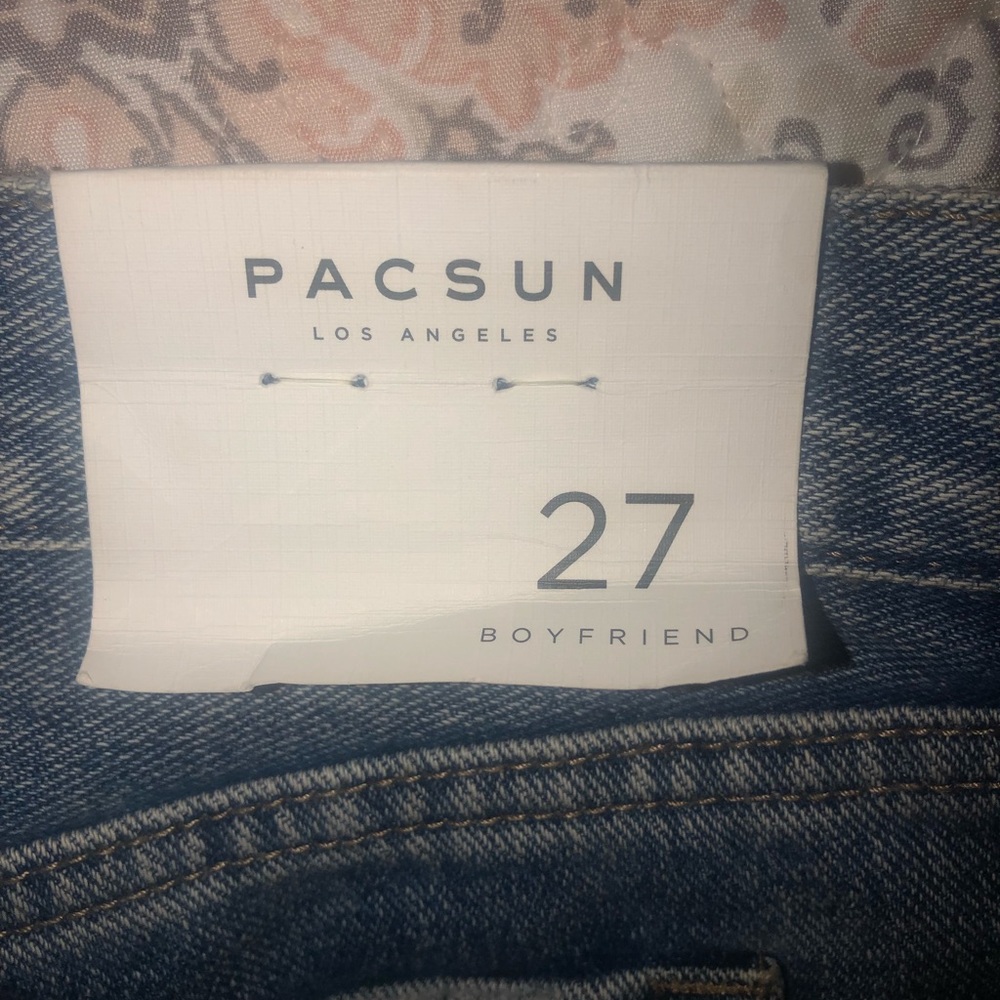 PACSUN BRAND NEW BOYFRIEND JEANS SIZE 27